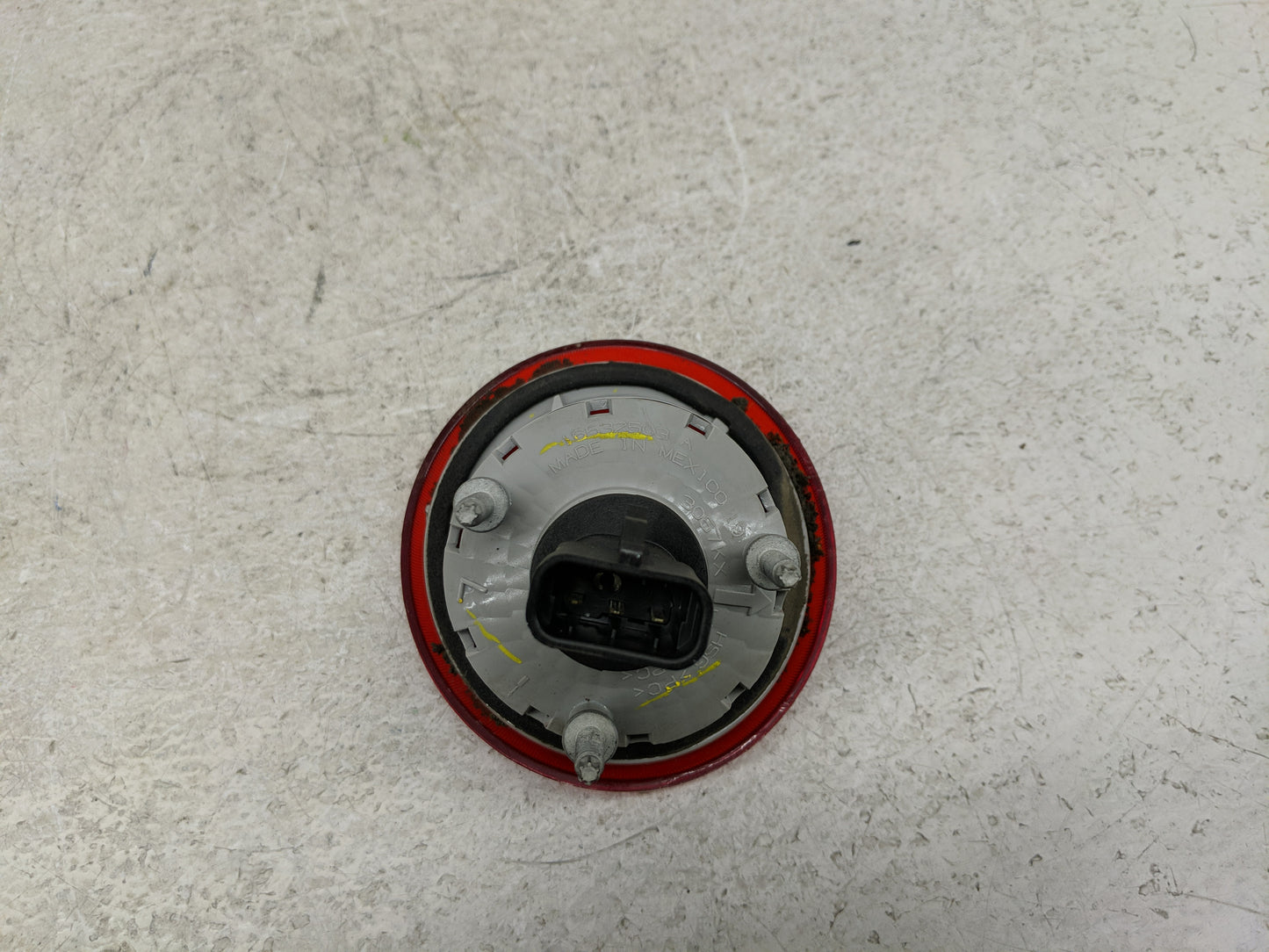 2006-2011 Chevrolet Hhr Tail Light Assembly Driver Left OEM P/N:16532503 A Fits Fits 2006 2007 2008 2009 2010 2011 OEM Used