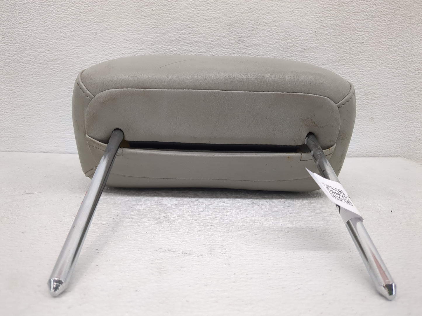 2006-2008 Chevrolet Impala Headrest Head Rest Front Driver Passenger Seat Fits Fits 2006 2007 2008 OEM Used Auto Parts - Oem