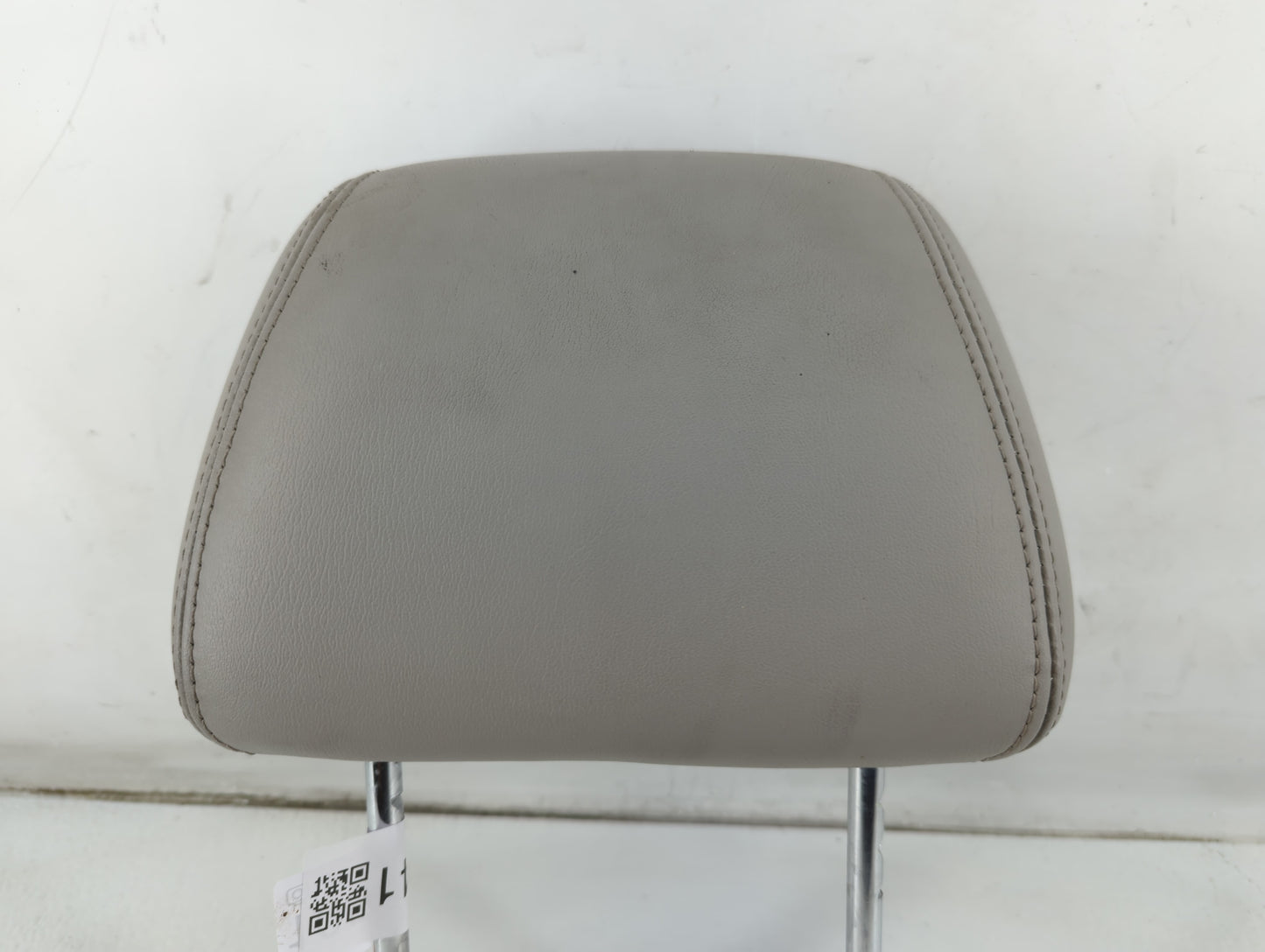 2005-2006 Chevrolet Malibu Headrest Head Rest Front Driver Passenger Seat Fits Fits 2005 2006 OEM Used Auto Parts - Oemuseda