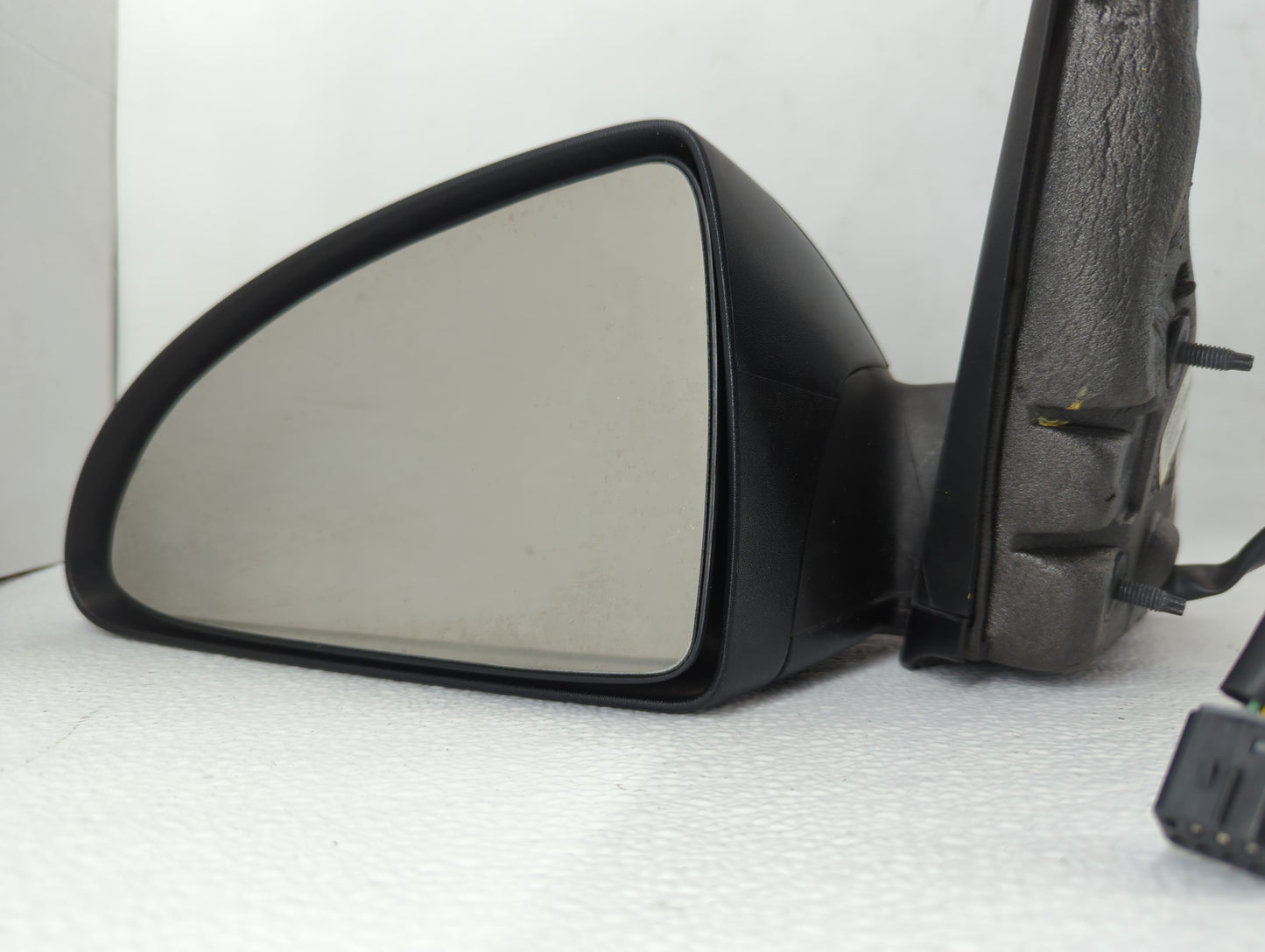 2006 Chevrolet Malibu Driver Side View Mirror - Left Door Mirror OEM Used - Oemusedautoparts1.com