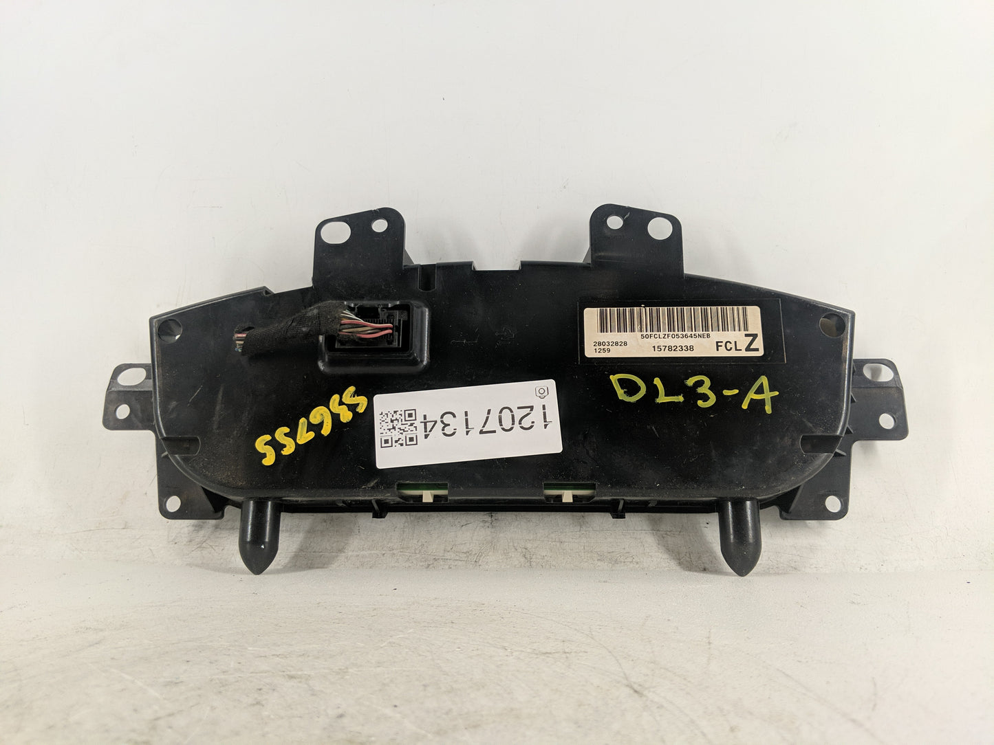 2006 Chevrolet Monte Carlo Instrument Cluster Speedometer Gauges P/N:15782338 Fits OEM Used Auto Parts - Oemusedautoparts1.c