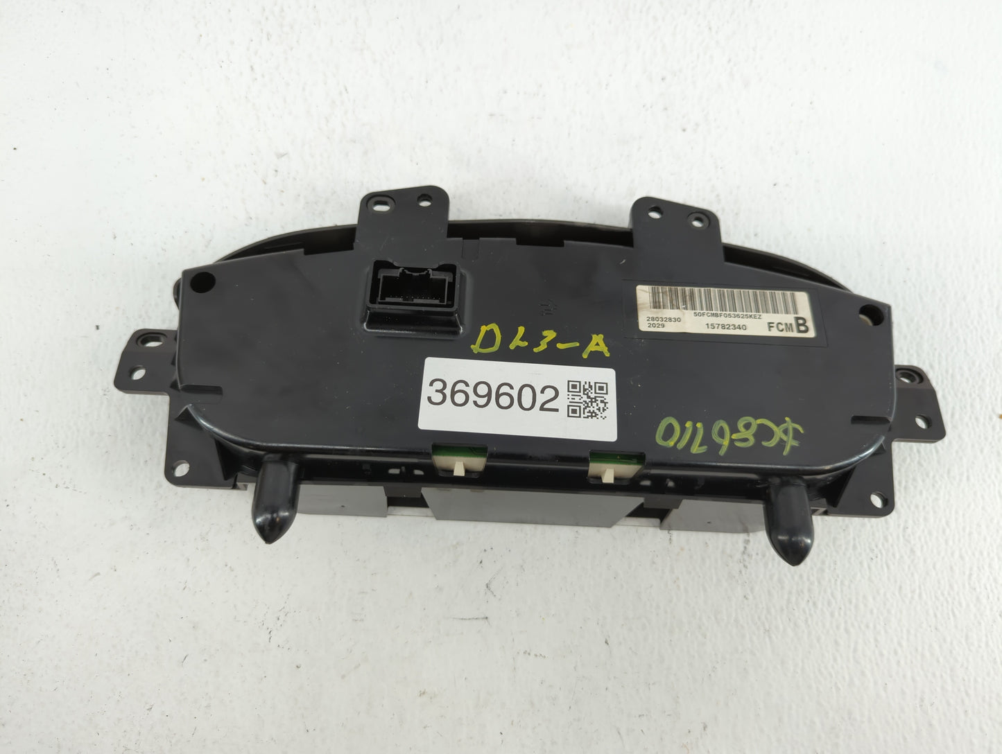 2006 Chevrolet Monte Carlo Instrument Cluster Speedometer Gauges P/N:28032830 Fits Fits 2007 OEM Used Auto Parts - Oemusedau