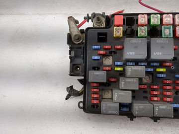 2006-2007 Chevrolet Silverado 1500 Fusebox Fuse Box Panel Relay Module P/N:15139209-02 15328864, 15328866 Fits Fits 2006 2007 OEM Used Auto Parts
