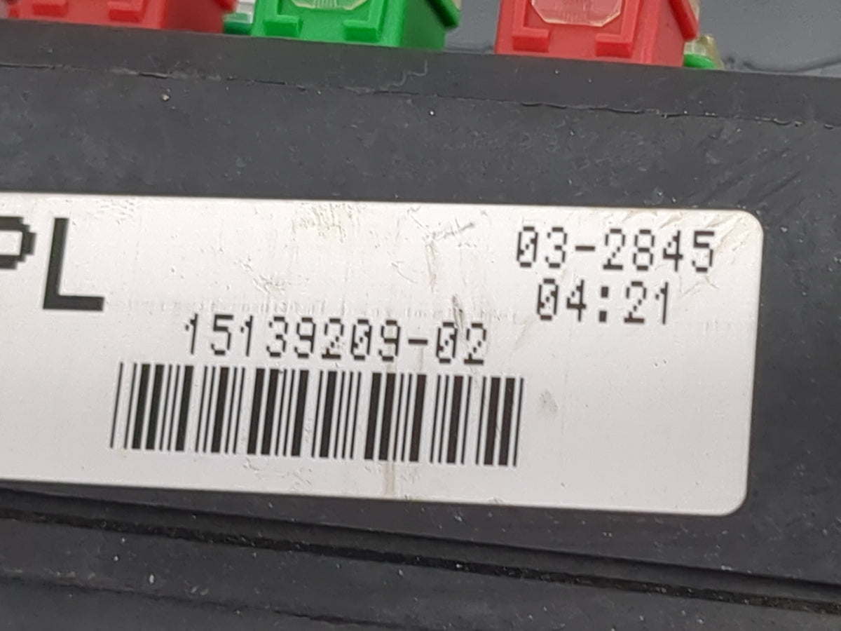 2006-2007 Chevrolet Silverado 1500 Fusebox Fuse Box Panel Relay Module P/N:15139209-02 15328864, 15328866 Fits Fits 2006 200