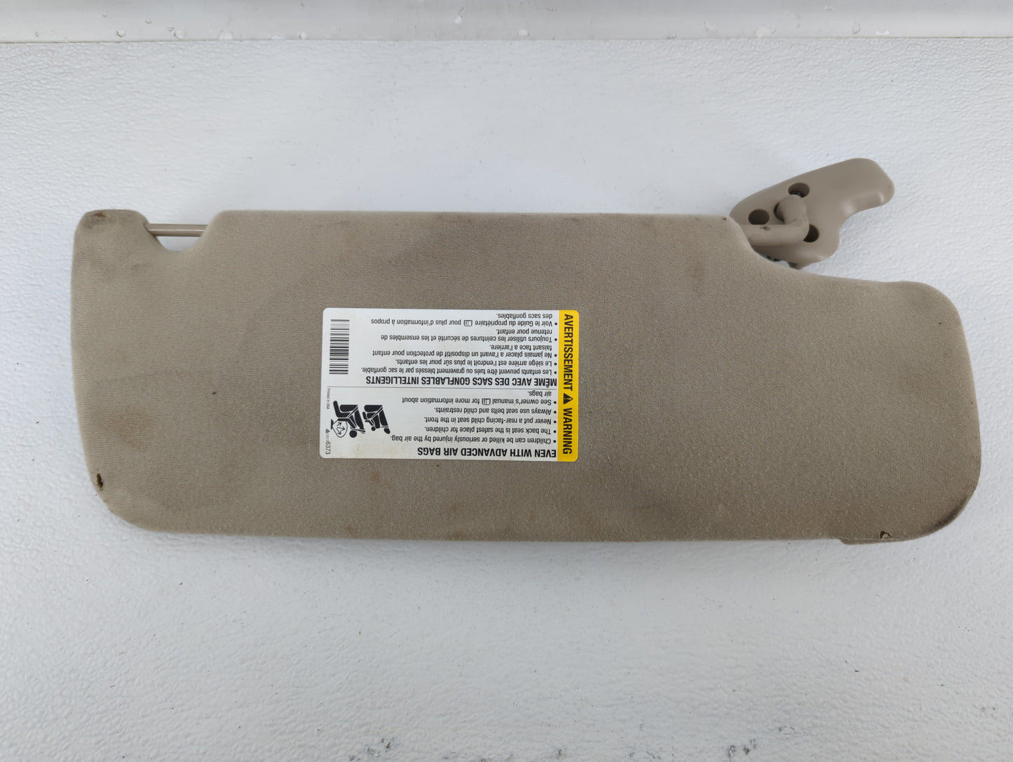 2006 Chevrolet Suburban 1500 Sun Visor Shade Replacement Driver Left Mirror Fits OEM Used Auto Parts - Oemusedautoparts1.com