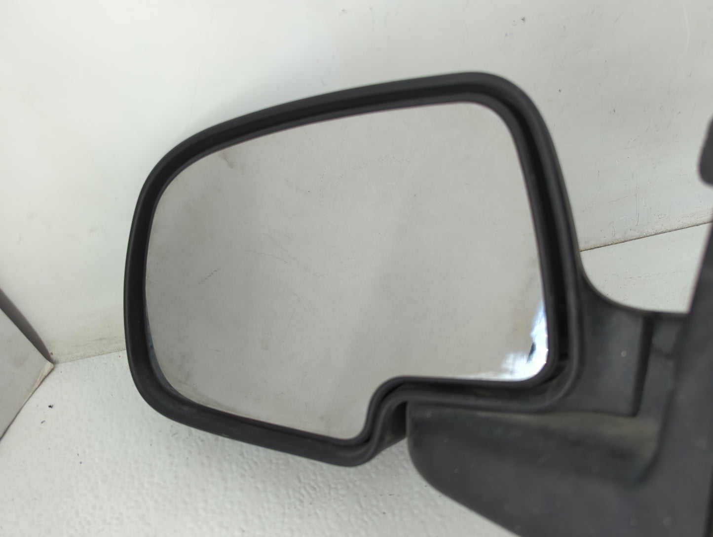 2003-2006 Chevrolet Tahoe Driver Side View Mirror - Left Door Mirror OEM Used - Oemusedautoparts1.com
