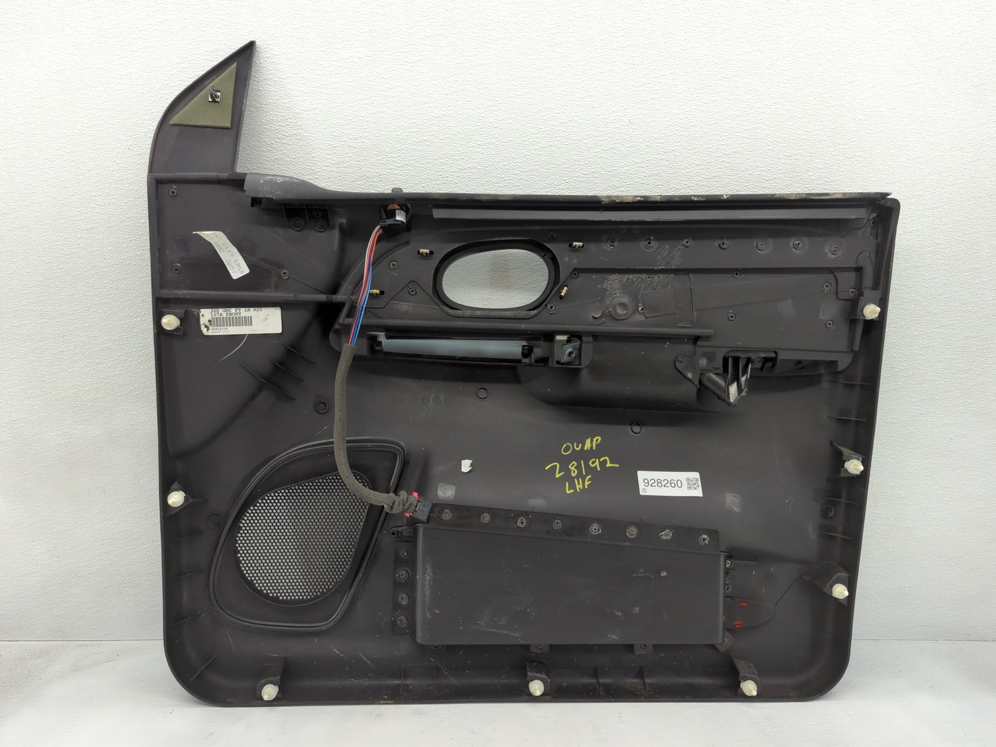 2006 Chevrolet Tahoe Front Left Driver Interior Door Panel Trim - Oemusedautoparts1.com