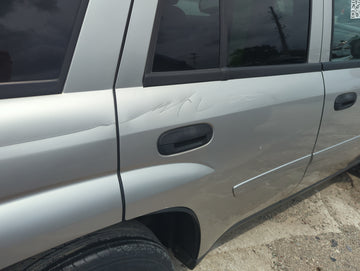 2005-2009 Chevrolet Trailblazer Passenger Rear Door Oem