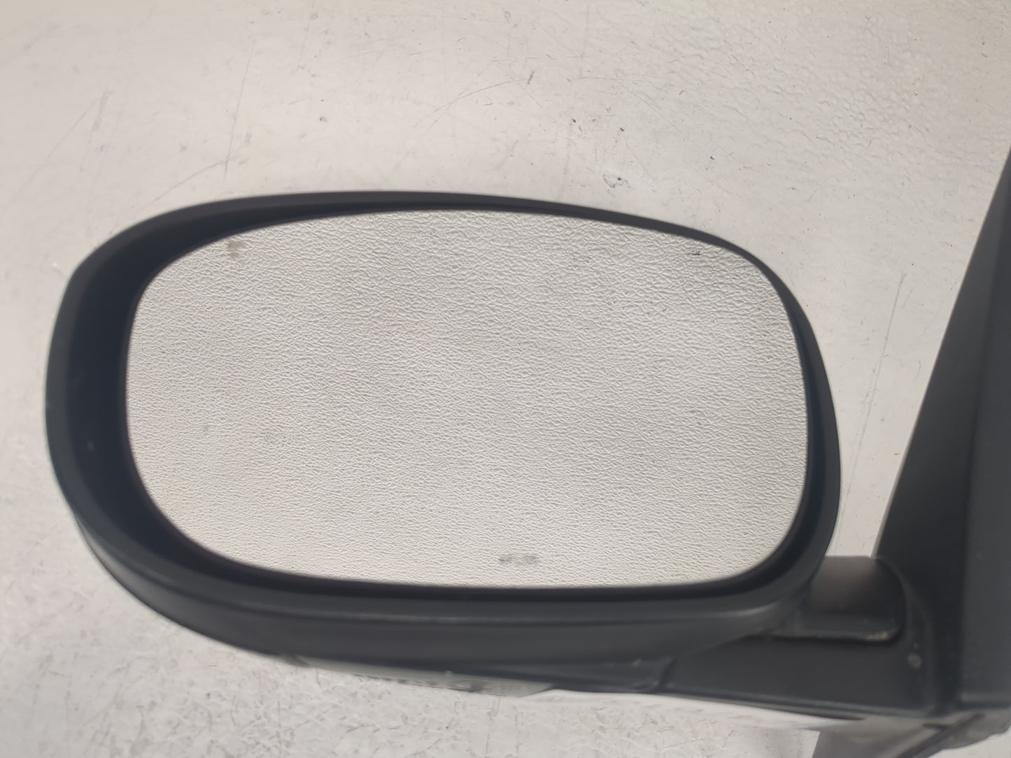 2006 Chrysler 300 Side Mirror Replacement Driver Left View Door Mirror P/N:E11015628 Fits OEM Used Auto Parts - Oemusedautop