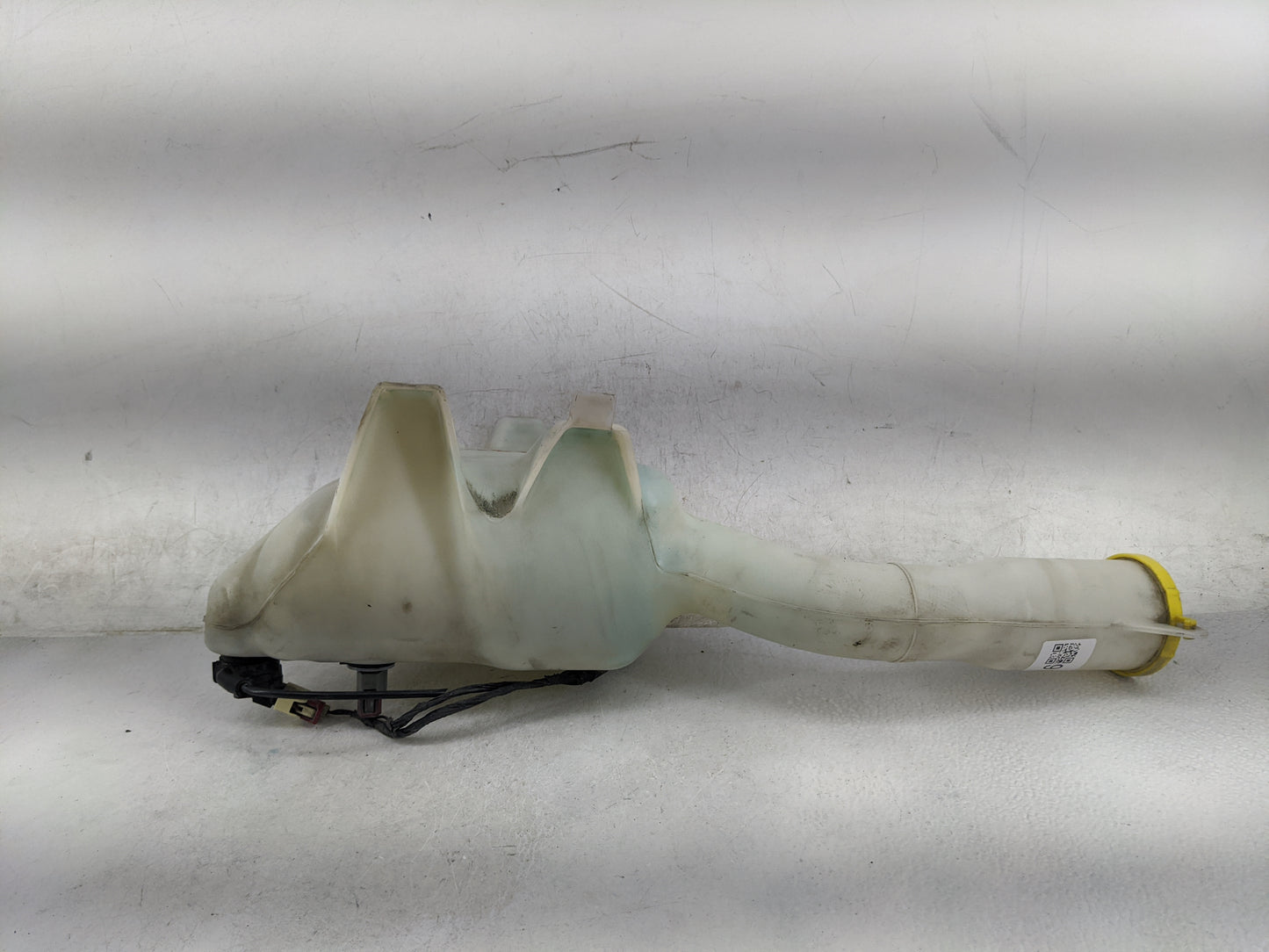 2006-2010 Chrysler 300 Windshield Washer Fluid Reservoir Bottle Oem 1467116 - Oemusedautoparts1.com