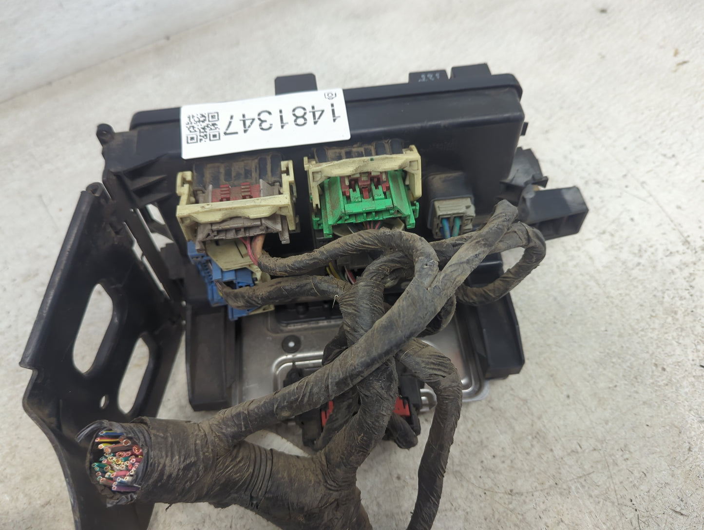 2012-2014 Chrysler 300 Fusebox Fuse Box Panel Relay Module P/N:05269988AA 21911C Fits Fits 2012 2013 2014 OEM Used Auto Part