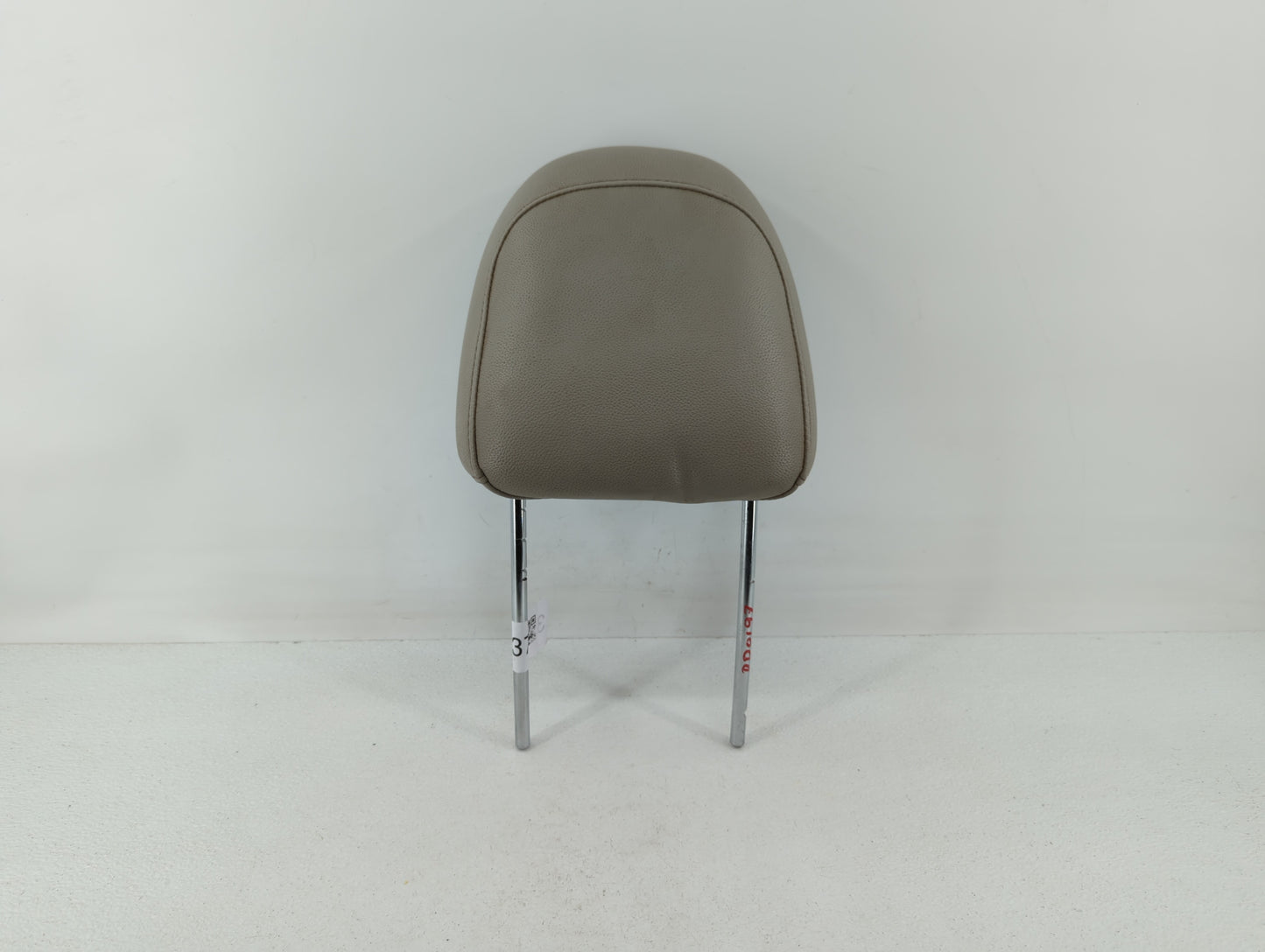 2005-2007 Chrysler 300 Headrest Head Rest Rear Seat Fits Fits 2005 2006 2007 OEM Used Auto Parts - Oemusedautoparts1.com