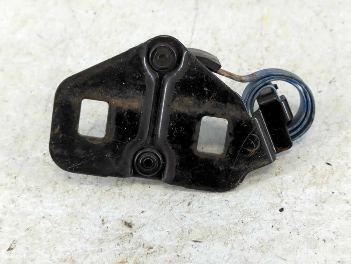 2006 Chrysler 300 Trunk Lid-hinge Passenger Right Side 681273 - Oemusedautoparts1.com
