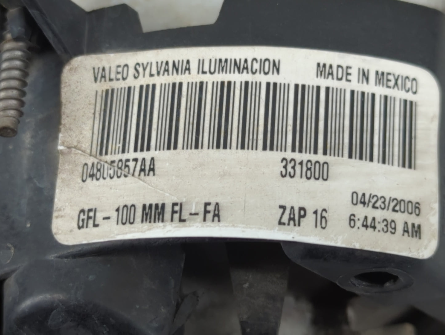 2005-2009 Chrysler Town & Country Passenger Right Oem Front Light Lamp - Oemusedautoparts1.com
