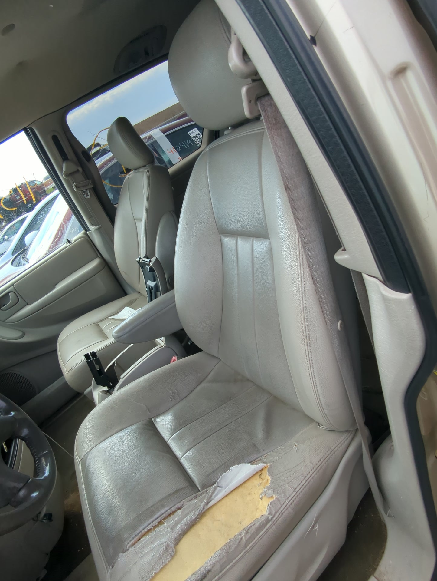 2005-2007 Dodge Caravan Passenger Front Seat Oem - Oemusedautoparts1.com