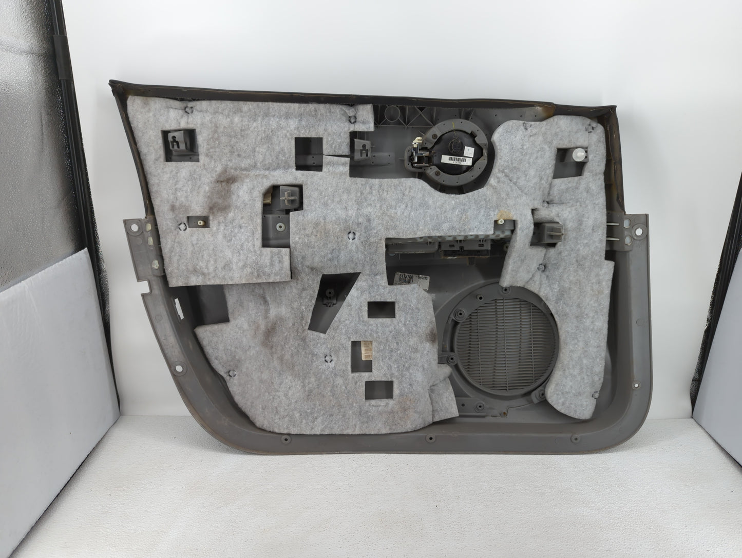 2006 Dodge Charger Front Right Passenger Interior Door Panel Trim - Oemusedautoparts1.com