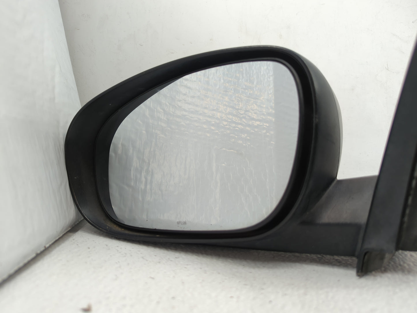 2006-2010 Dodge Charger Driver Side View Mirror - Left Door Mirror OEM Used - Oemusedautoparts1.com