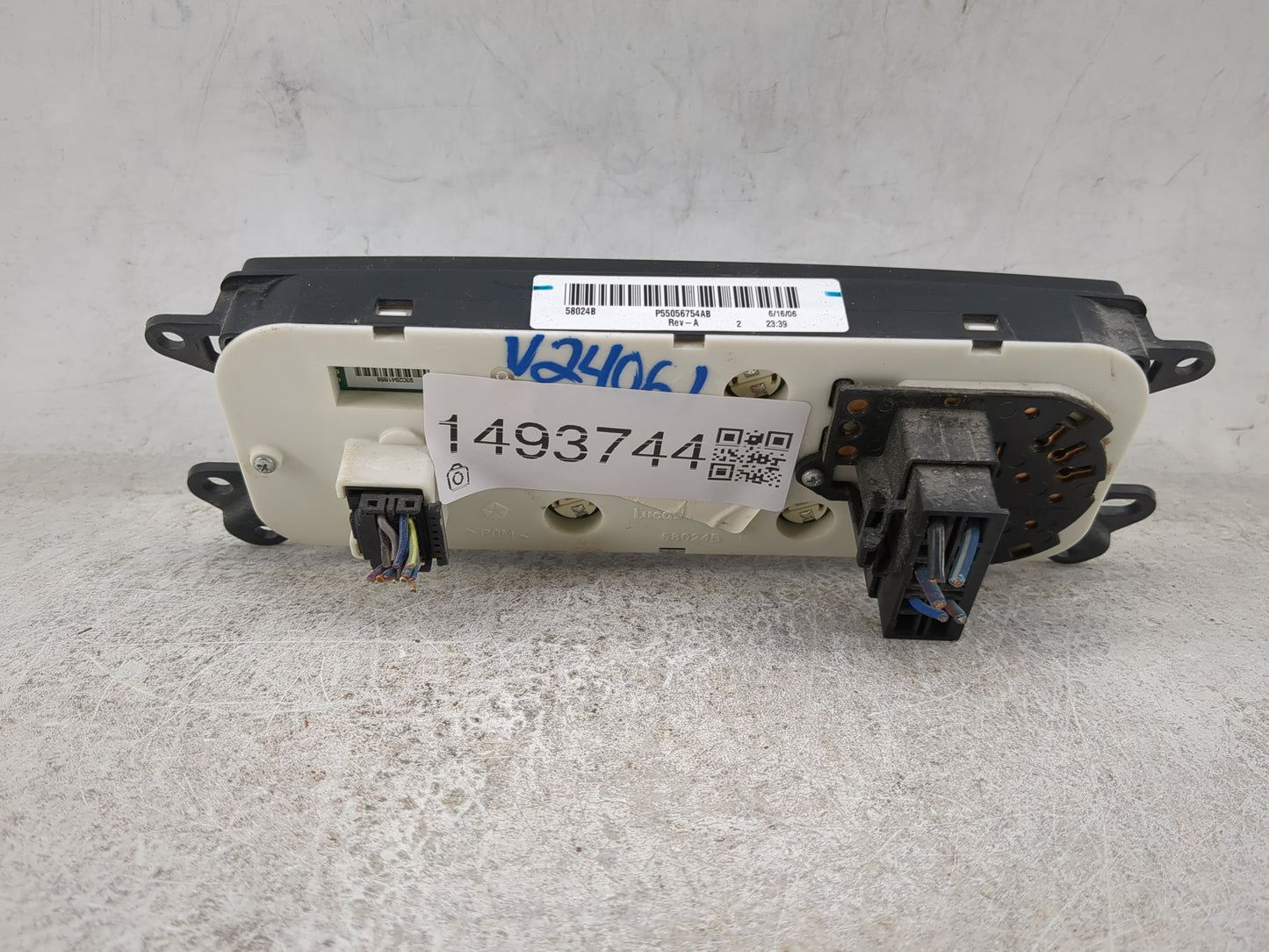 2006-2007 Dodge Dakota Climate Control Module Temperature AC/Heater Replacement P/N:P55056754AB Fits Fits 2006 2007 2008 OEM
