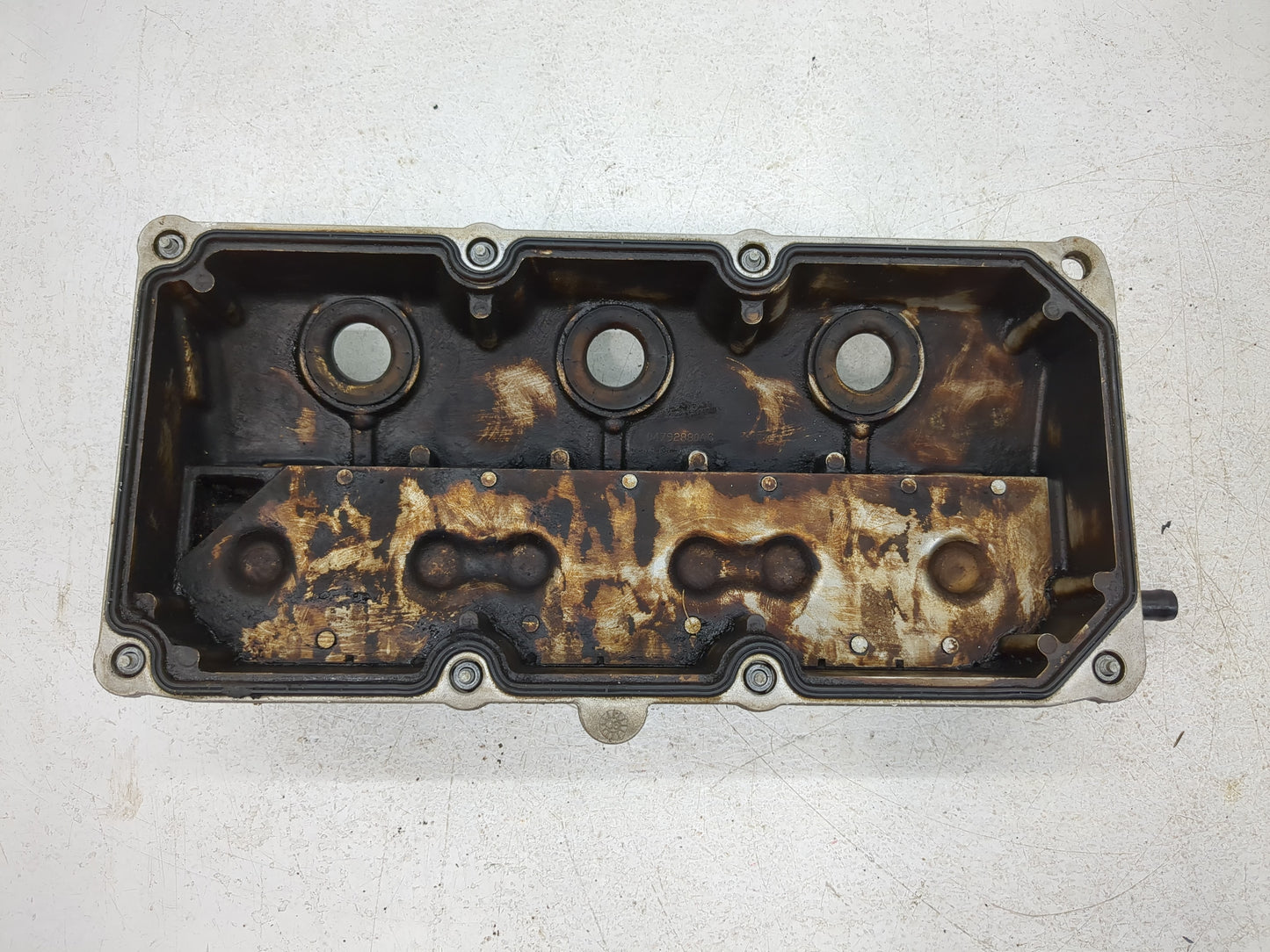2006 Dodge Magnum Driver Left Cylinder Head Valve Cover P/N:04792880AC Fits OEM Used Auto Parts - Oemusedautoparts1.com