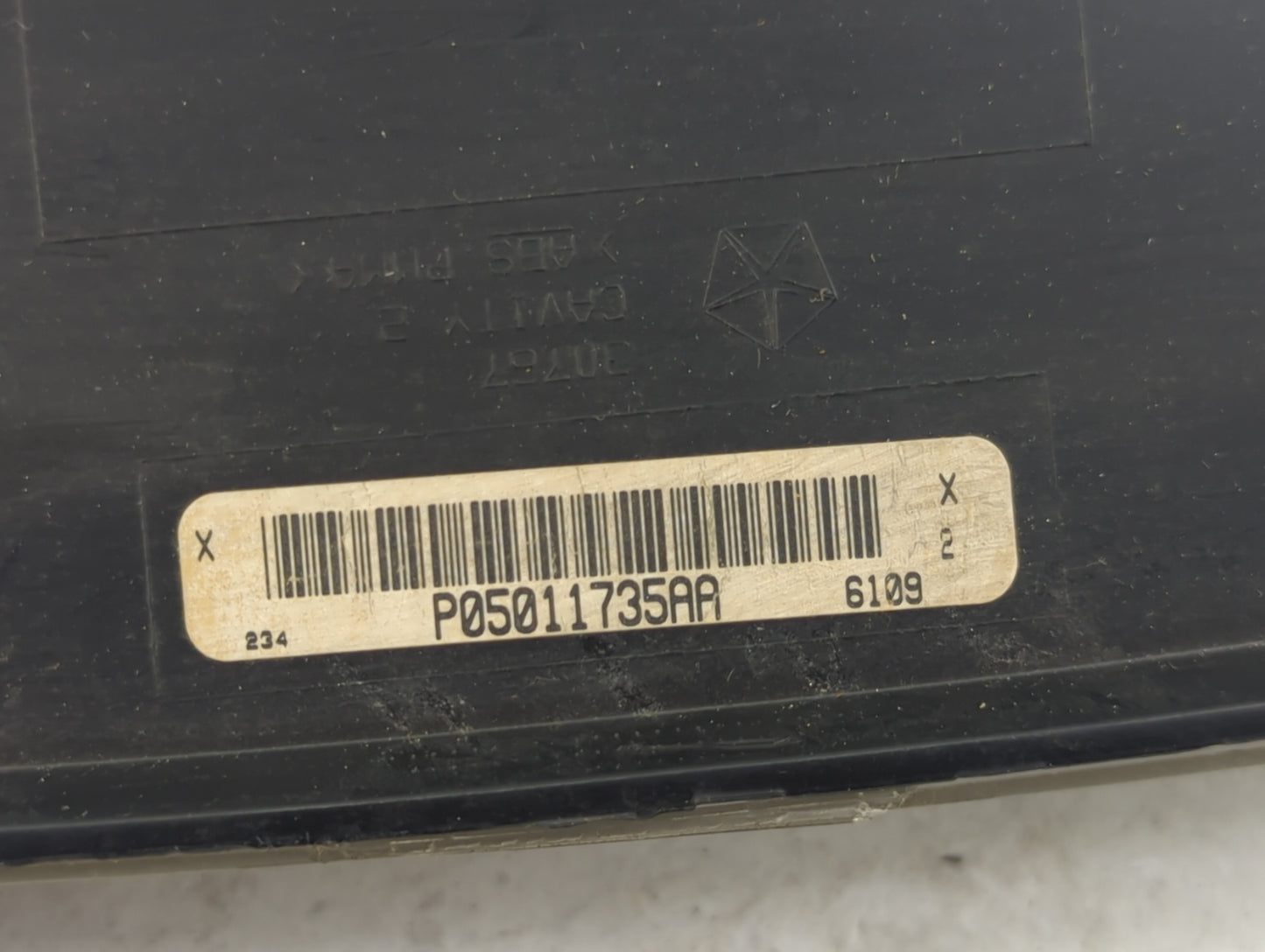 2004-2006 Dodge Stratus Instrument Cluster Speedometer Gauges P/N:P05011735AA Miles:1K Fits Fits 2004 2005 2006 OEM Used Aut