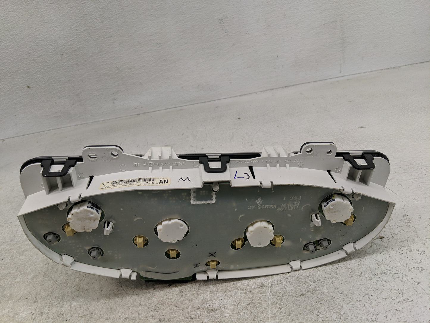 2005-2007 Ford Escape Instrument Cluster Speedometer Gauges P/N:VP5L8F-10890-AB Fits Fits 2005 2006 2007 OEM Used Auto Parts