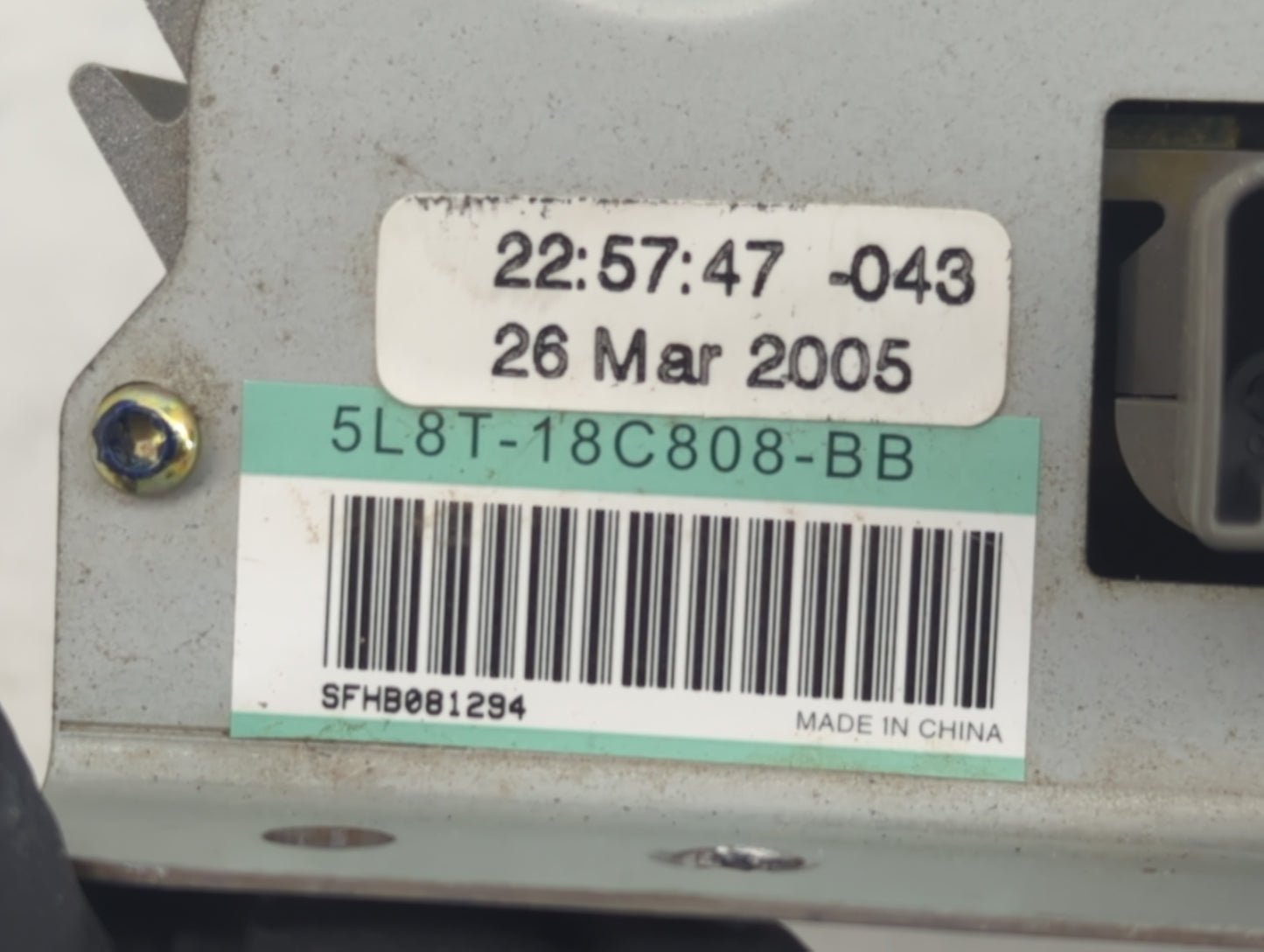 2005-2007 Ford Escape Radio AM FM Cd Player Receiver Replacement P/N:5L8T-18C808-BB Fits Fits 2005 2006 2007 OEM Used Auto P