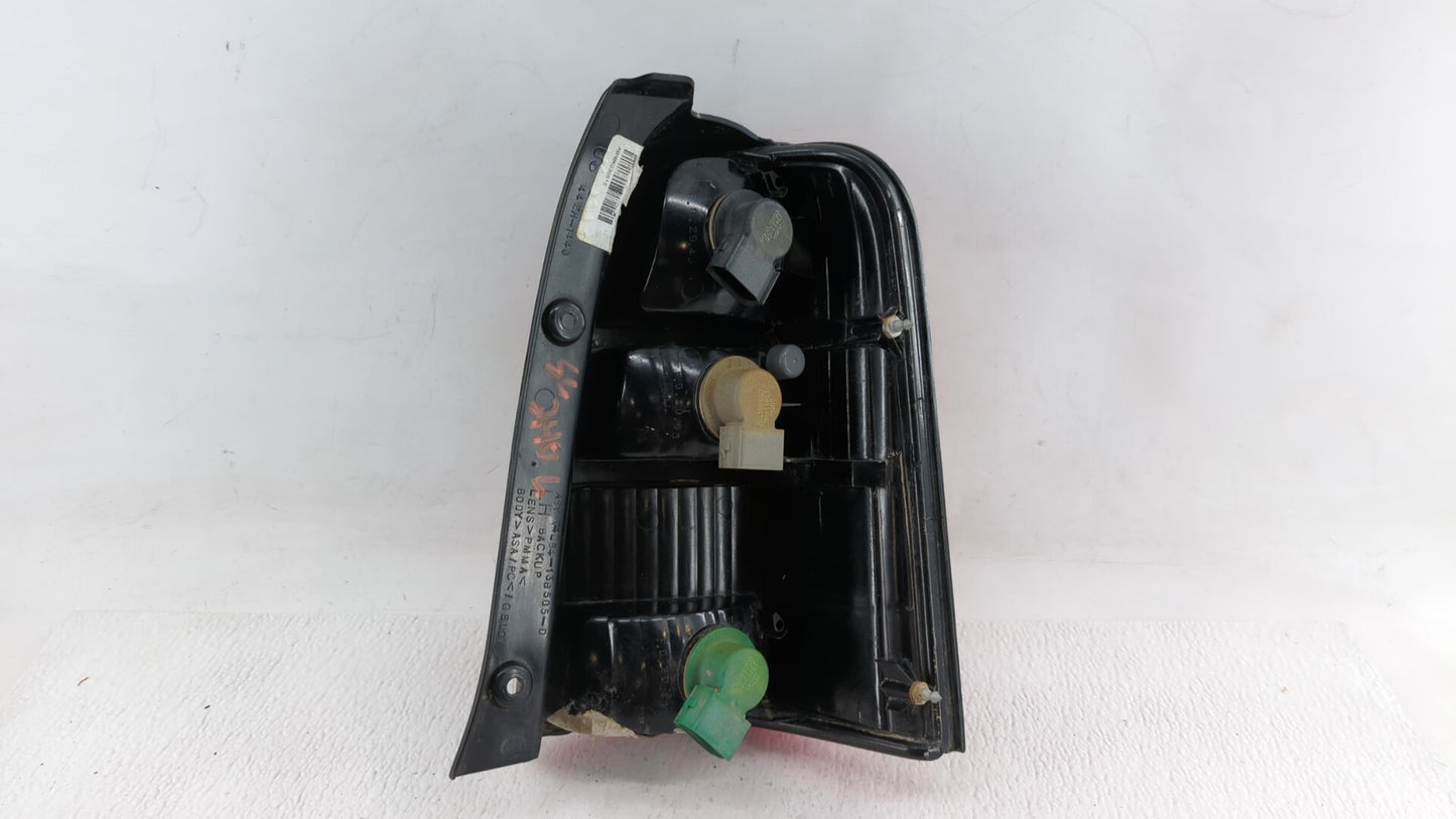 2001-2007 Ford Escape Tail Light Assembly Driver Left OEM P/N:4L84-13B505-D Fits Fits 2001 2002 2003 2004 2005 2006 2007 OEM