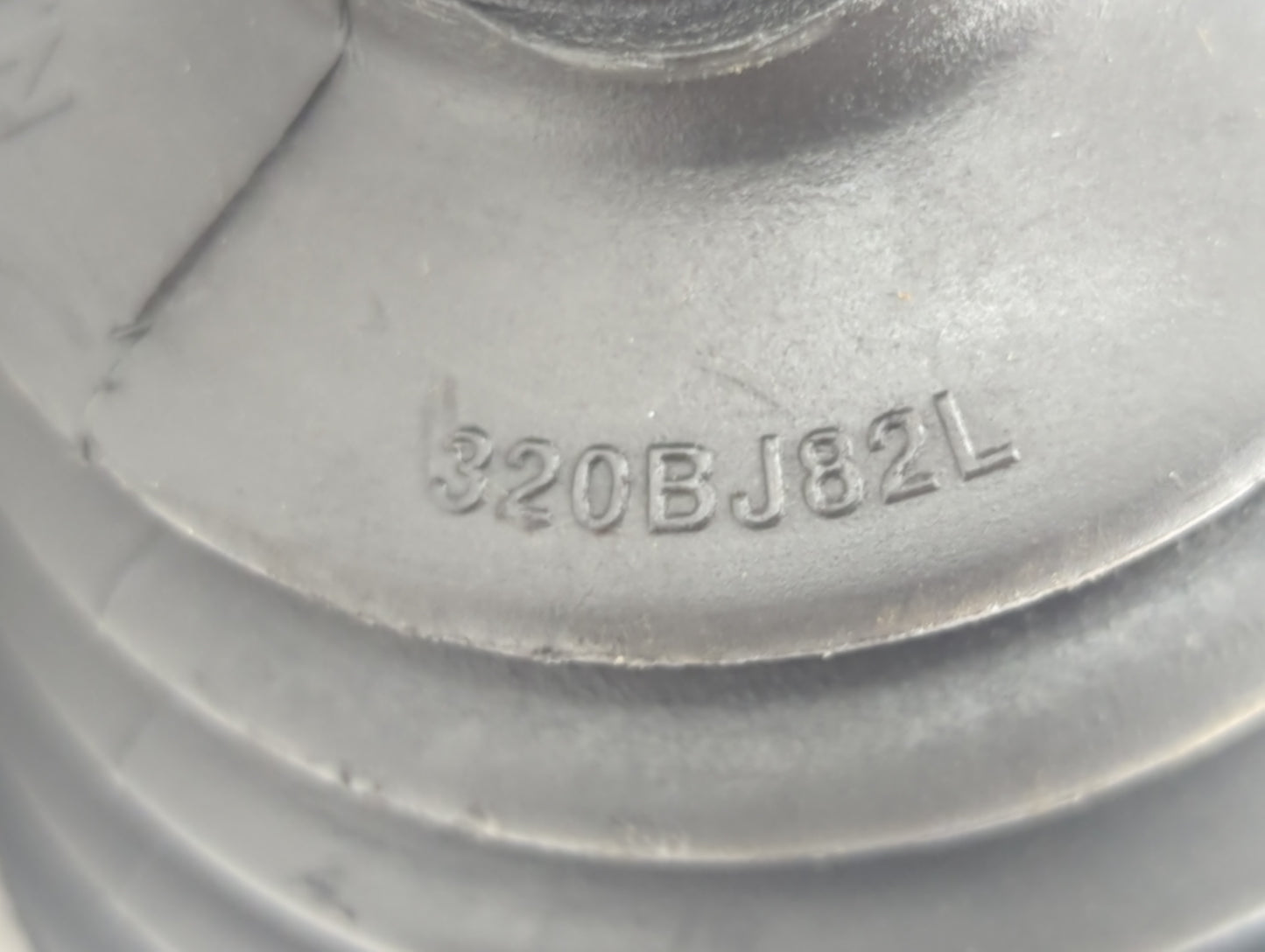 2005-2007 Ford Escape Axle Shaft Front Driver Cv C/v - Oemusedautoparts1.com