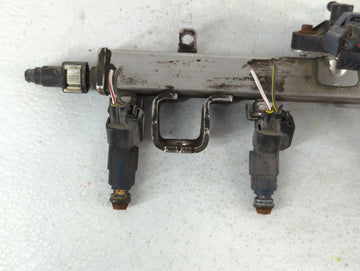 2006 Ford Escape Fuel Injectors P/N:L363 13 15X A 5L8G-AE Fits OEM Used Auto Parts