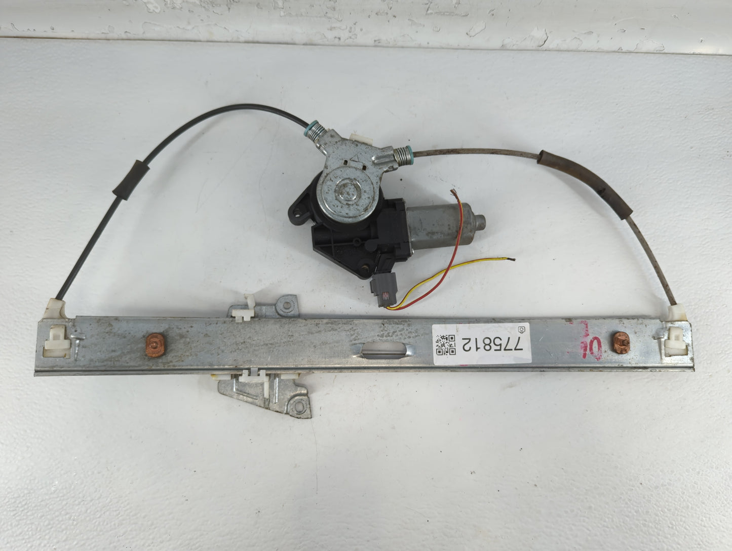 2001-2007 Ford Escape Used Window Regulator Passenger Front - Oemusedautoparts1.com