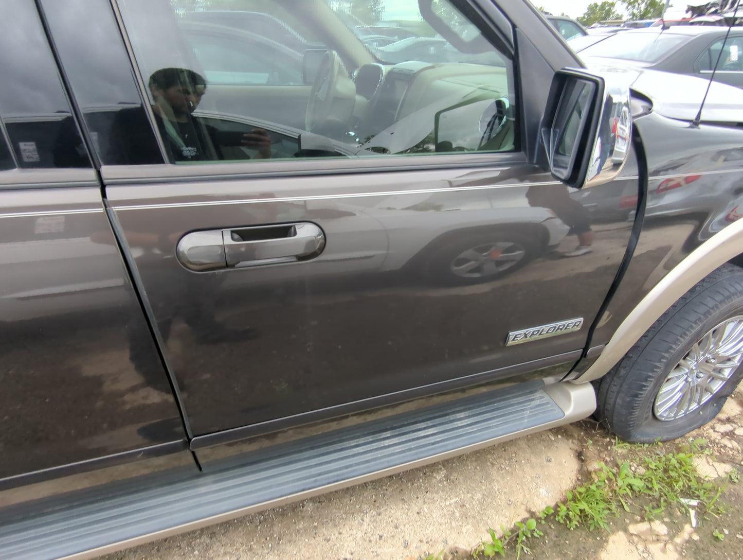 2006-2010 Ford Explorer Passenger Front Door Oem - Oemusedautoparts1.com
