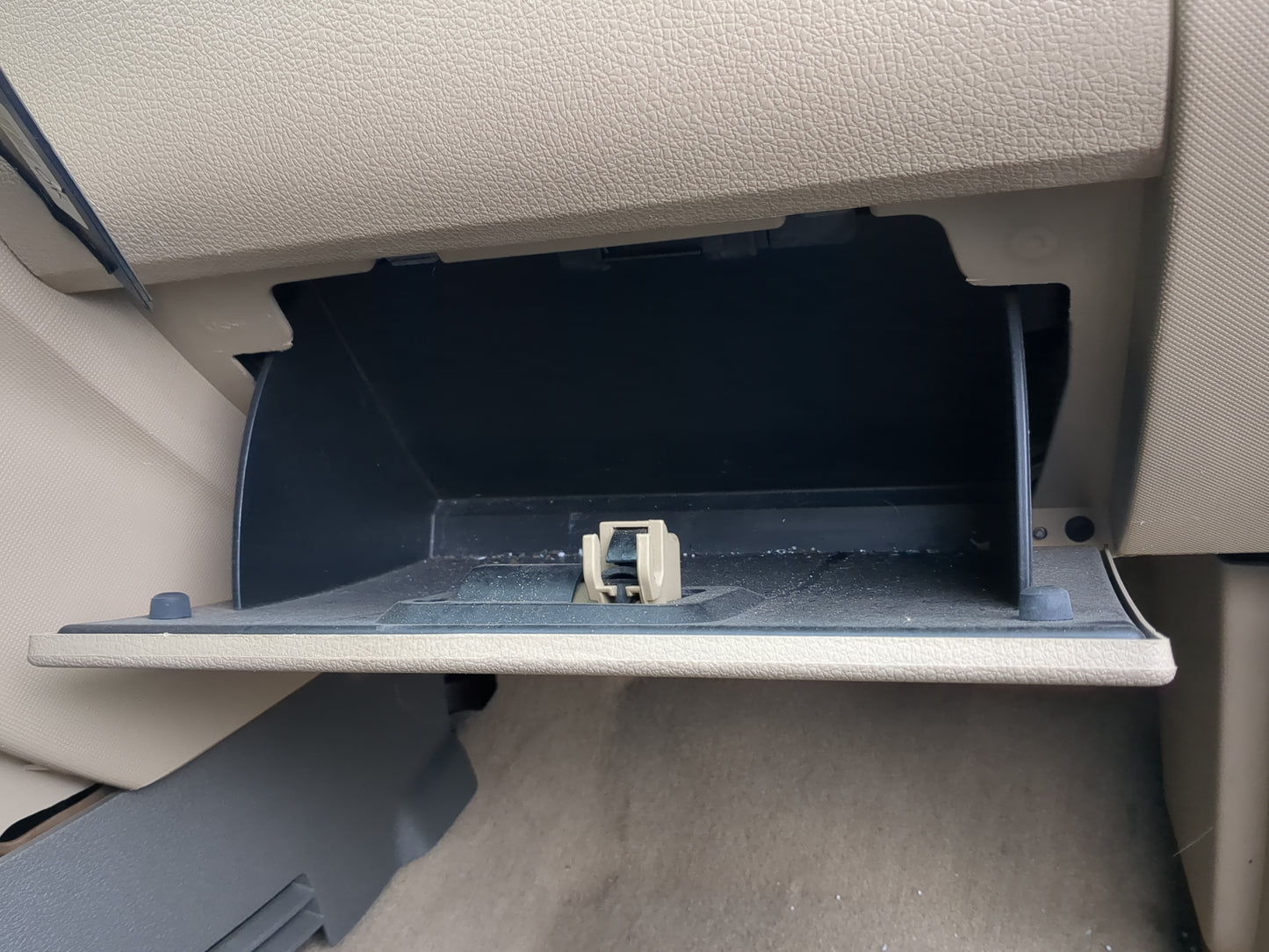 2006 Ford Explorer Passenger Glove Box Door Storage Compartment - Oemusedautoparts1.com