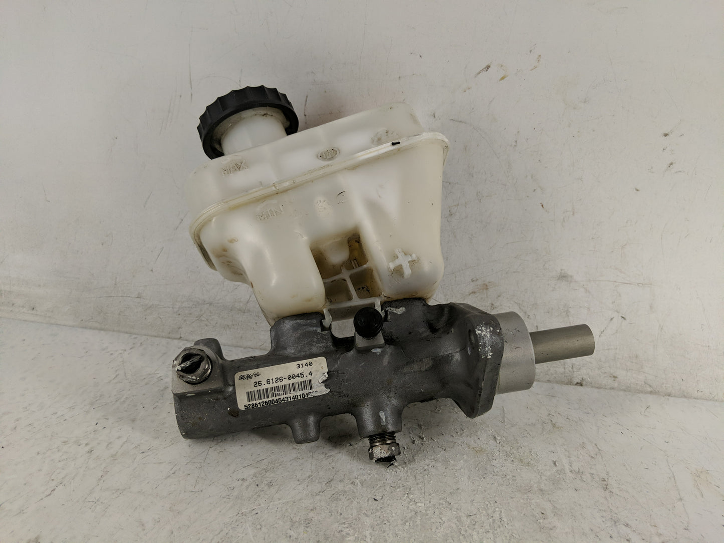 2006-2010 Ford Explorer Brake Master Cylinder 1221005 - Oemusedautoparts1.com