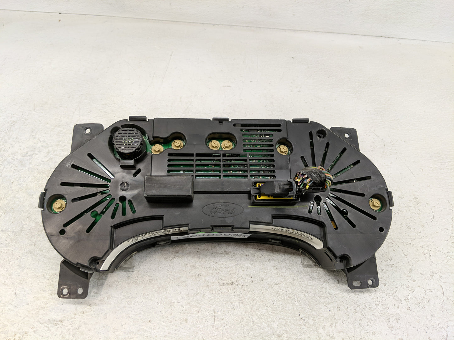 2006 Ford Explorer Instrument Cluster Speedometer Gauges P/N:6L2T-10849-AM Fits OEM Used Auto Parts - Oemusedautoparts1.com