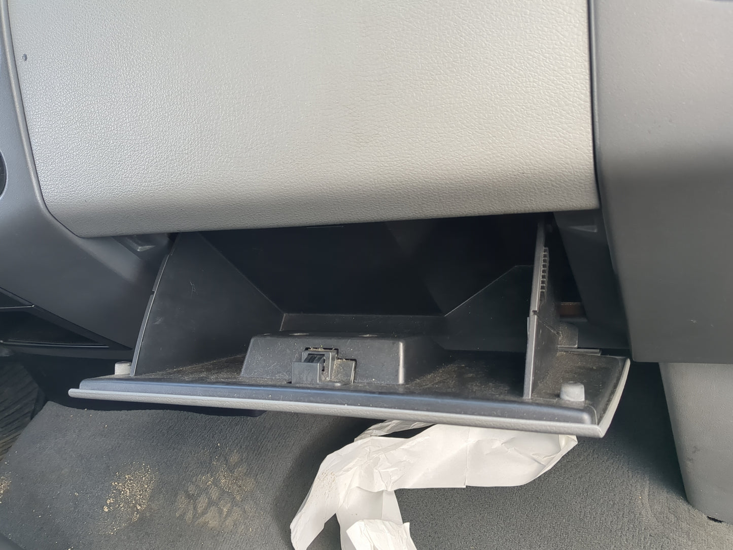 2006 Ford F-150 Passenger Glove Box Door Storage Compartment - Oemusedautoparts1.com