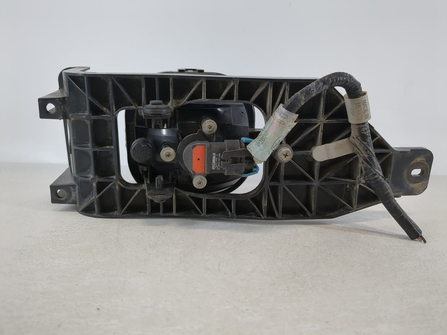 2005-2007 Ford F-350 Super Duty Passenger Right Oem Front Light Lamp - Oemusedautoparts1.com
