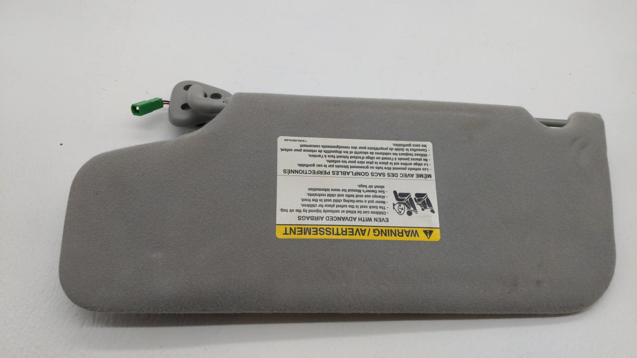 2005-2007 Ford Five Hundred Sun Visor Shade Replacement Passenger Right Mirror Fits Fits 2005 2006 2007 OEM Used Auto Parts