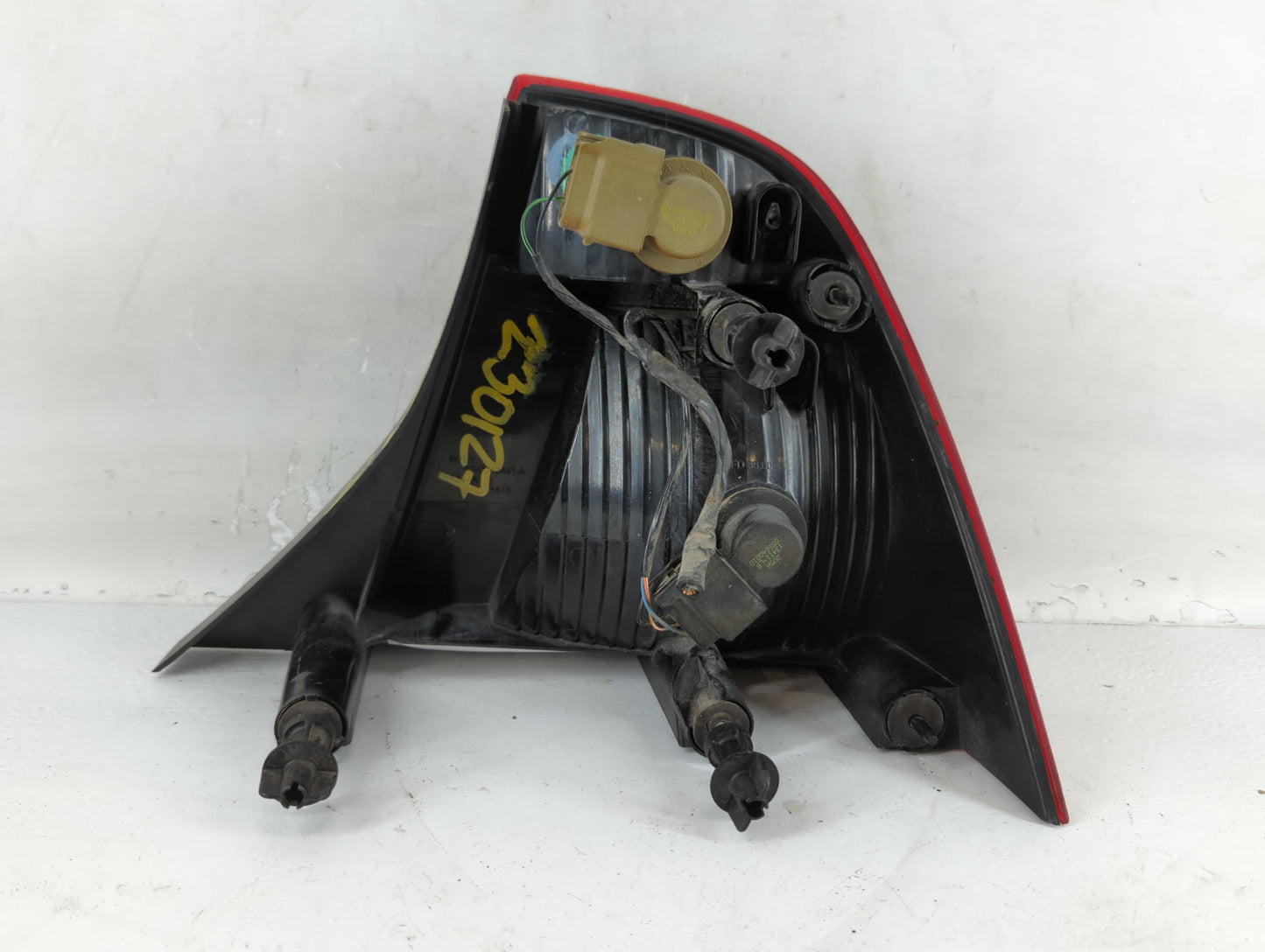 2005-2007 Ford Focus Tail Light Assembly Passenger Right OEM P/N:5S4X-13405-A 5S43-13B505-A Fits Fits 2005 2006 2007 OEM Use