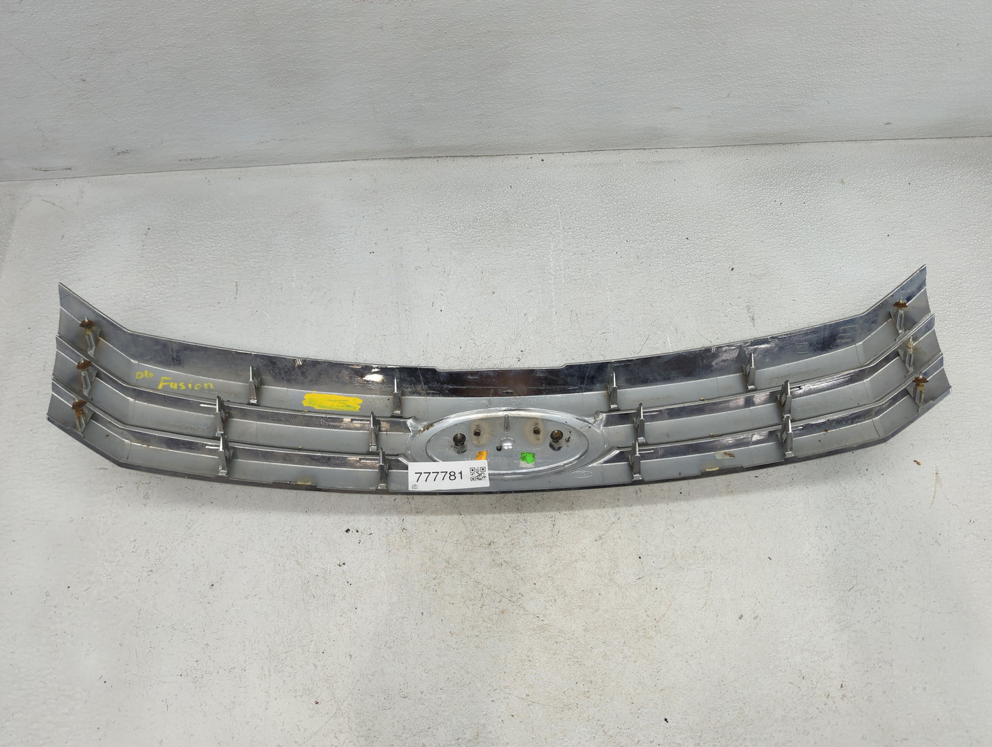 2006-2009 Ford Fusion Front Grille Bumper Not Included - Oemusedautoparts1.com
