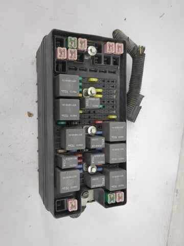 2005-2006 Ford Mustang Fusebox Fuse Box Panel Relay Module P/N:3F2T-14B192-CA 3F2T-14B192-AA, P6STD Fits Fits 2005 2006 OEM Used Auto Parts