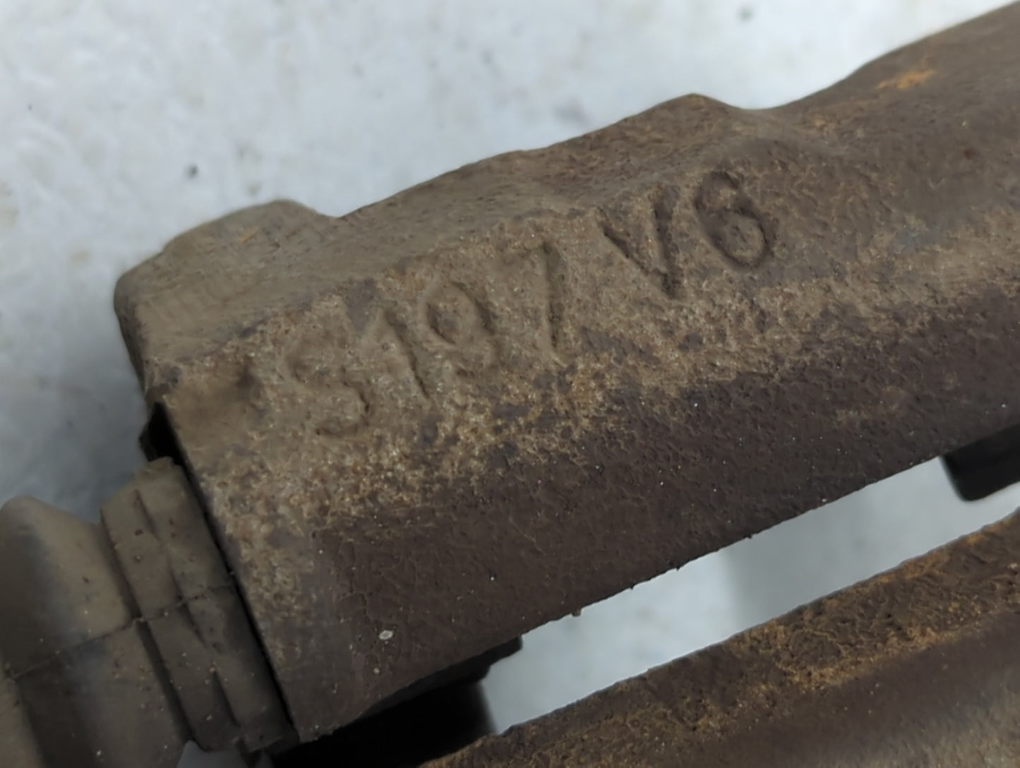 2005-2010 Ford Mustang Front Driver Left Brake Caliper - Oemusedautoparts1.com