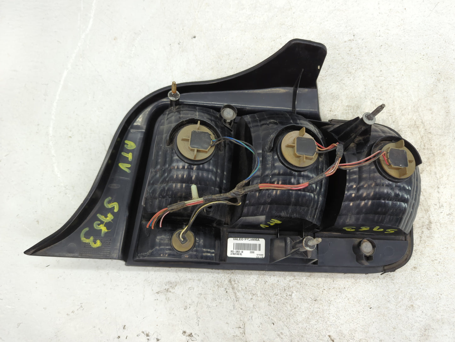 2005-2009 Ford Mustang Tail Light Assembly Driver Left OEM Fits Fits 2005 2006 2007 2008 2009 OEM Used Auto Parts - Oemuseda