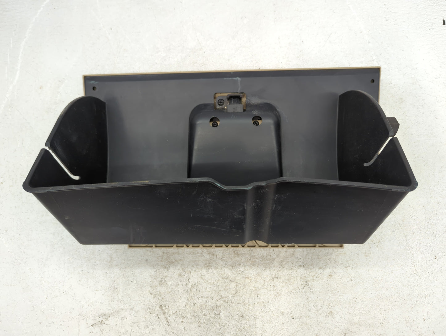 2006 Ford Mustang Passenger Glove Box Door Storage Compartment - Oemusedautoparts1.com