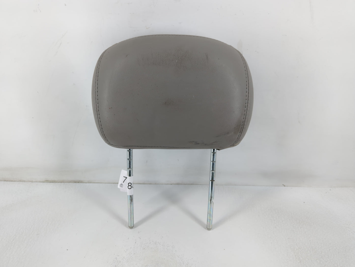 2006 Gmc Envoy Headrest Head Rest Rear Center Seat Fits OEM Used Auto Parts - Oemusedautoparts1.com