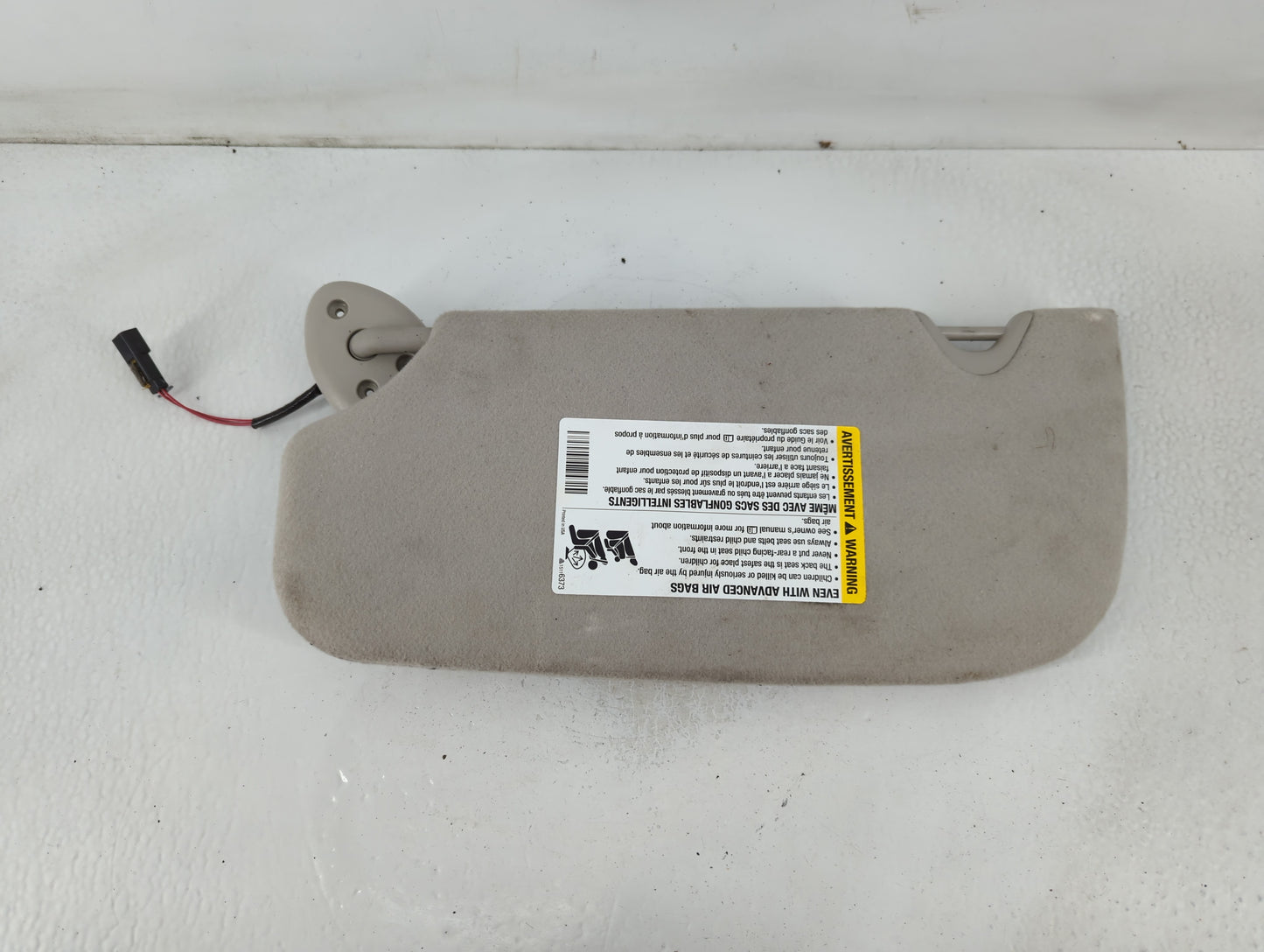 2005-2007 Gmc Envoy Sun Visor Shade Replacement Passenger Right Mirror Fits Fits 2005 2006 2007 OEM Used Auto Parts - Oemuse