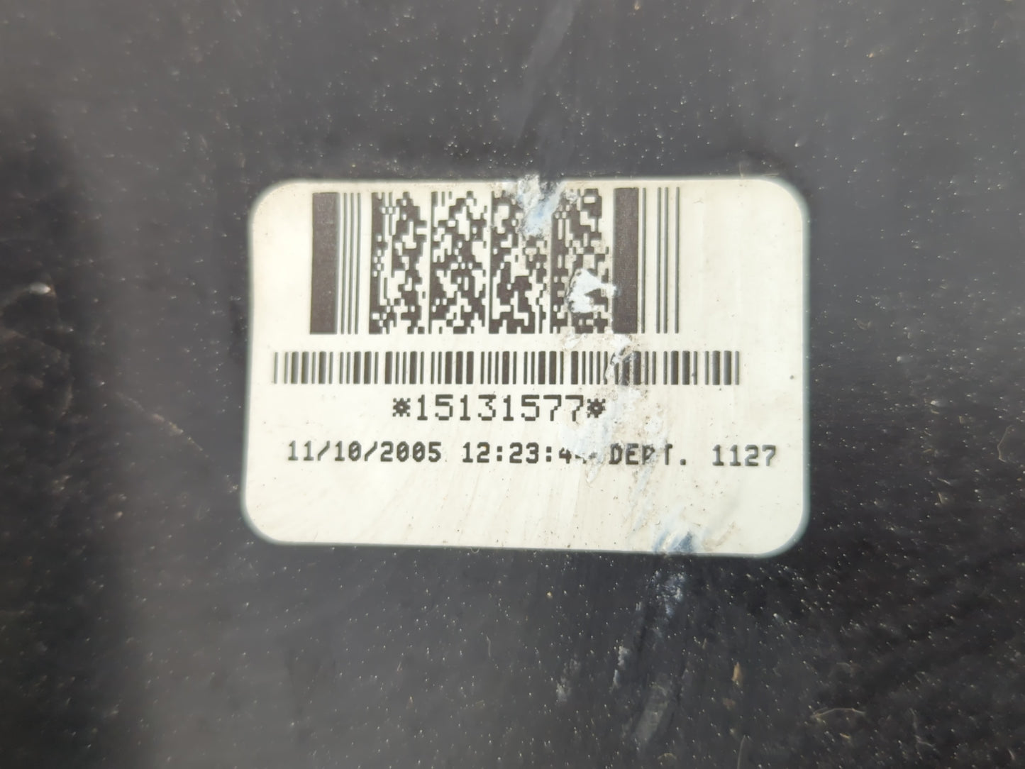 2002-2009 Gmc Envoy Rear Center Lid Brake Light Tail Light Fits Fits 2002 2003 2004 2005 2006 2007 2008 2009 OEM Used Auto P