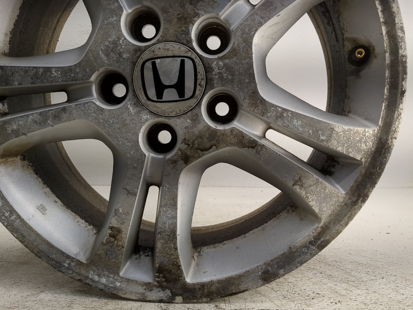 2006-2007 Honda Accord Oem Wheel Rim 1247819 - Oemusedautoparts1.com