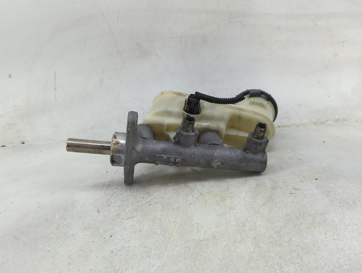 2005-2007 Honda Accord Brake Master Cylinder 1489068 - Oemusedautoparts1.com