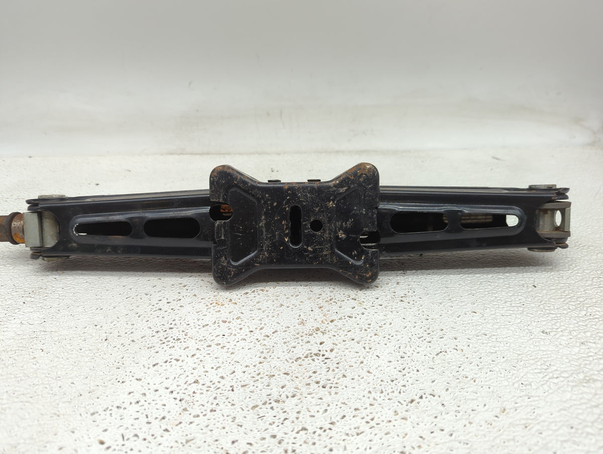 Honda Ridgeline Spare Scissor Car Jack 924598 - Oemusedautoparts1.com
