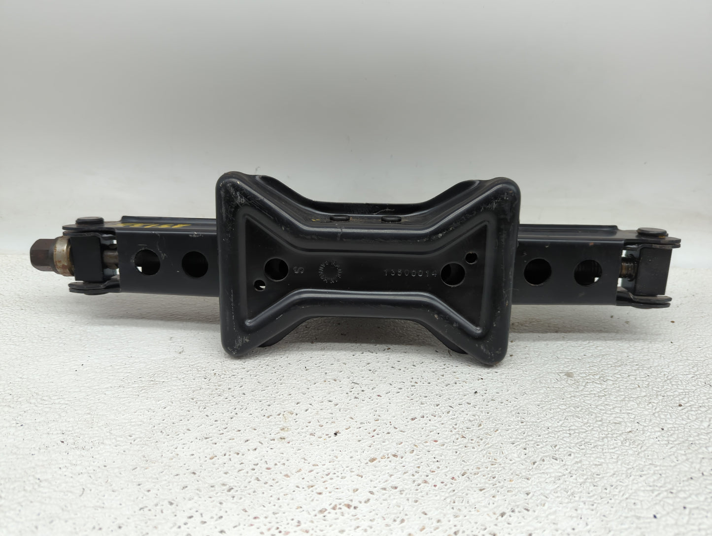 2006 Hummer H3 Spare Scissor Car Jack 1415674 - Oemusedautoparts1.com
